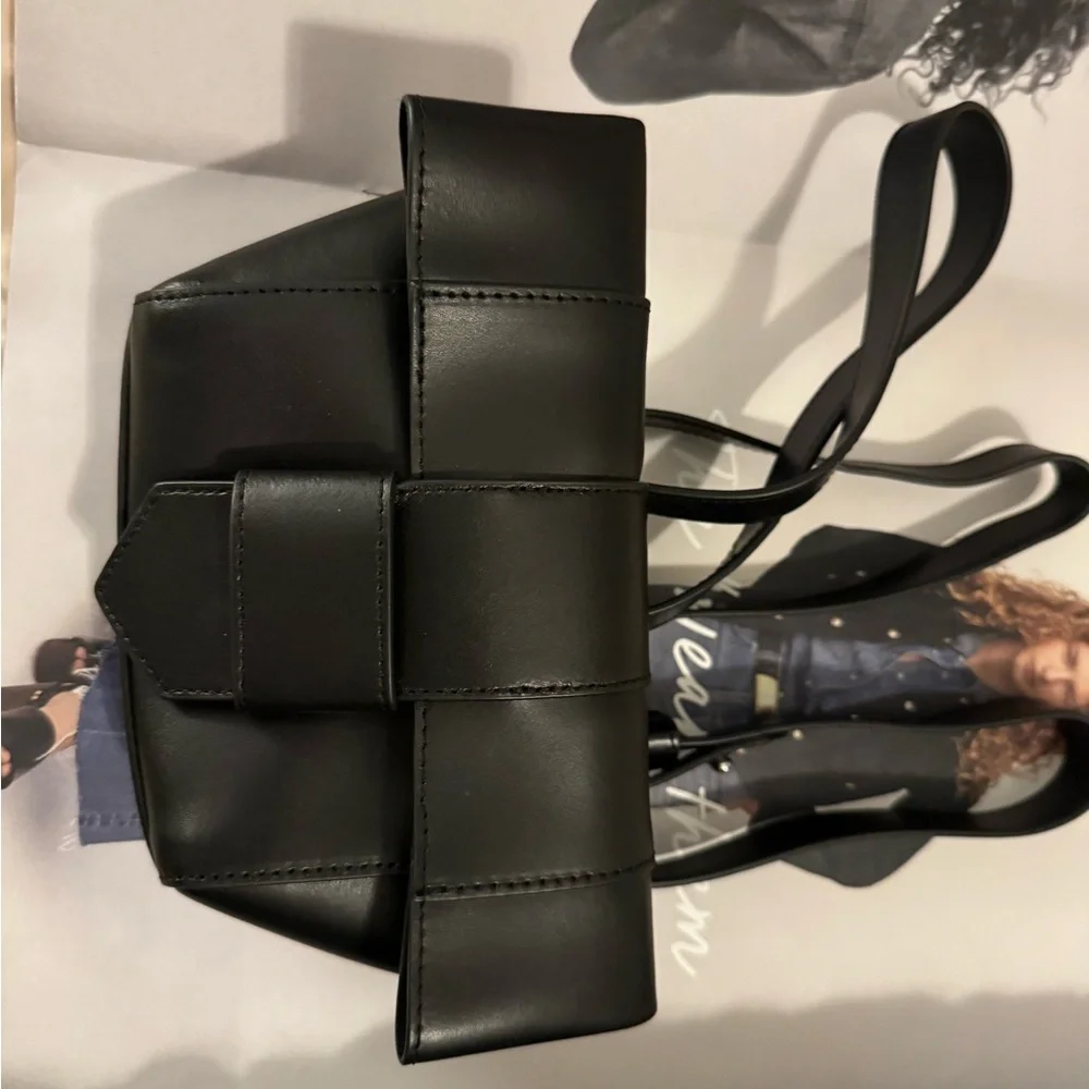 New - Banana Republic all leather mini crossbody - Picture 8 of 9